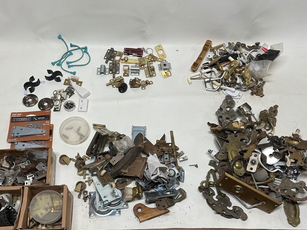 Large Hardware Lot