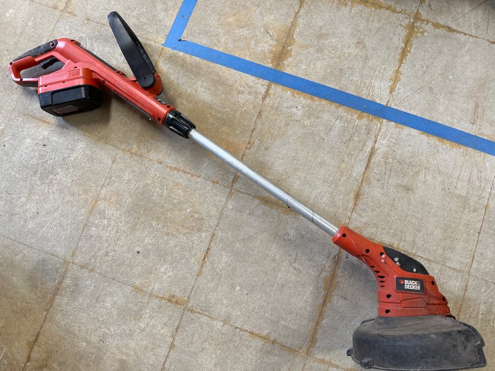 Black and Decker Rechargeable String Trimmer NST2188