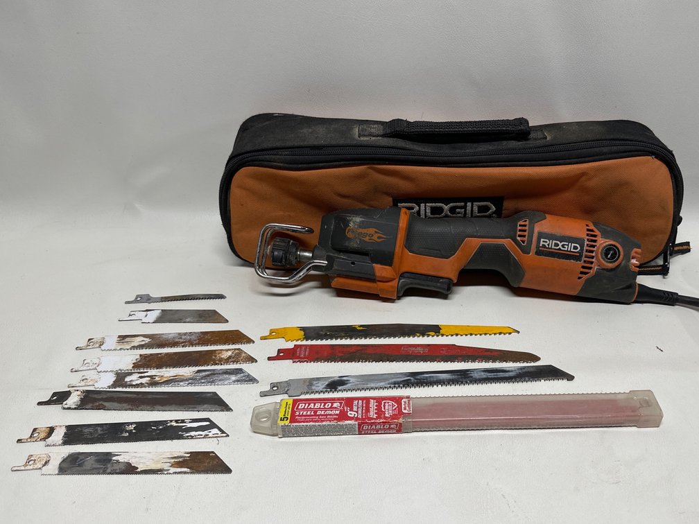 Ridgid R3030 Fuego One Handed Reciprocating Saw