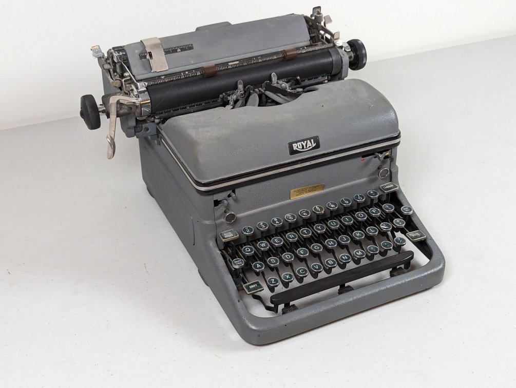 Royal Typewriter 