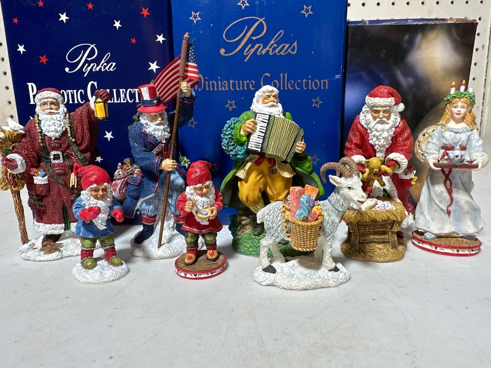 Pipka Santa and Christmas Resin Figures 