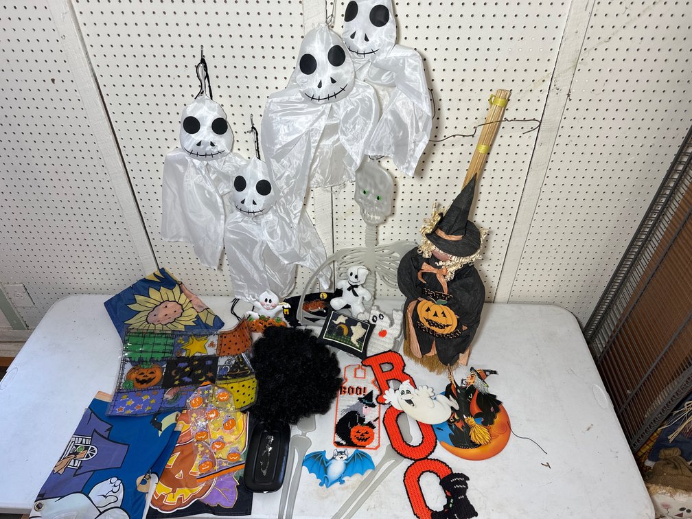 Assorted Halloween Decorations 