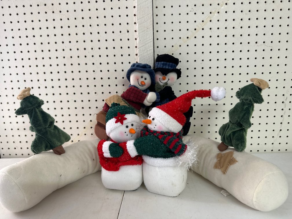 Plush Snowman Family 