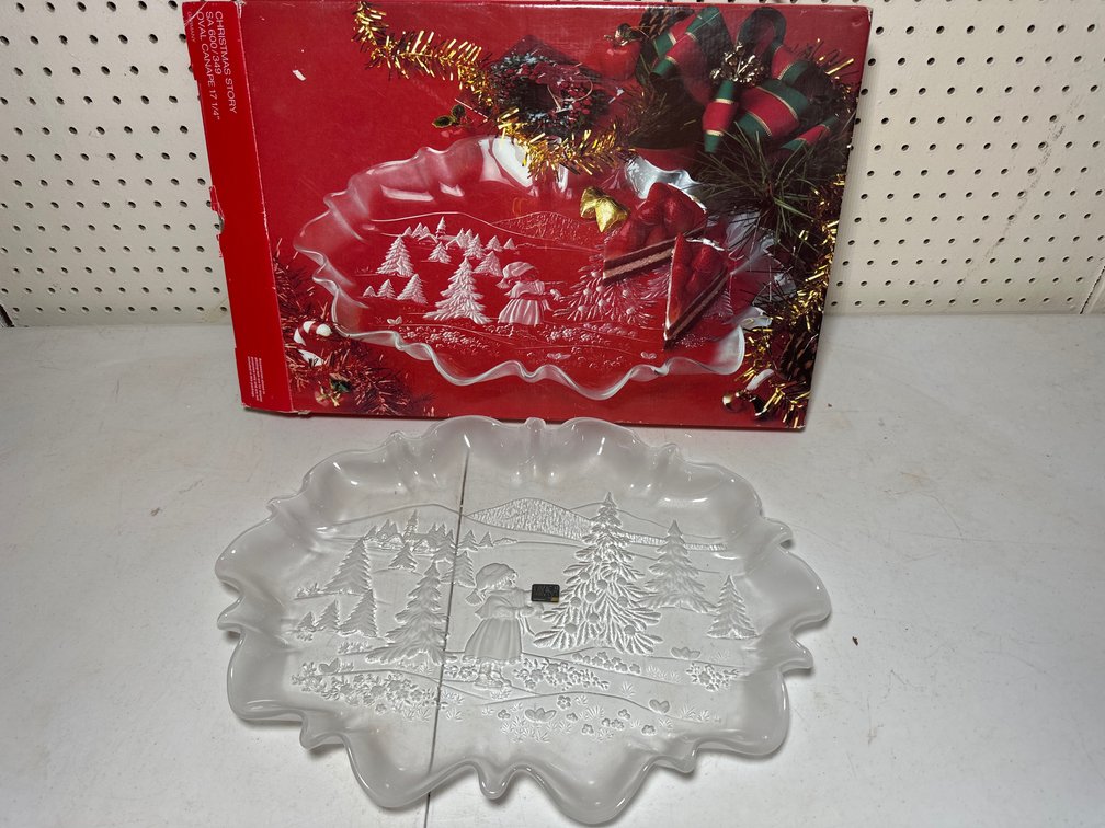 Mikasa Christmas Story Oval Canape Platter 
