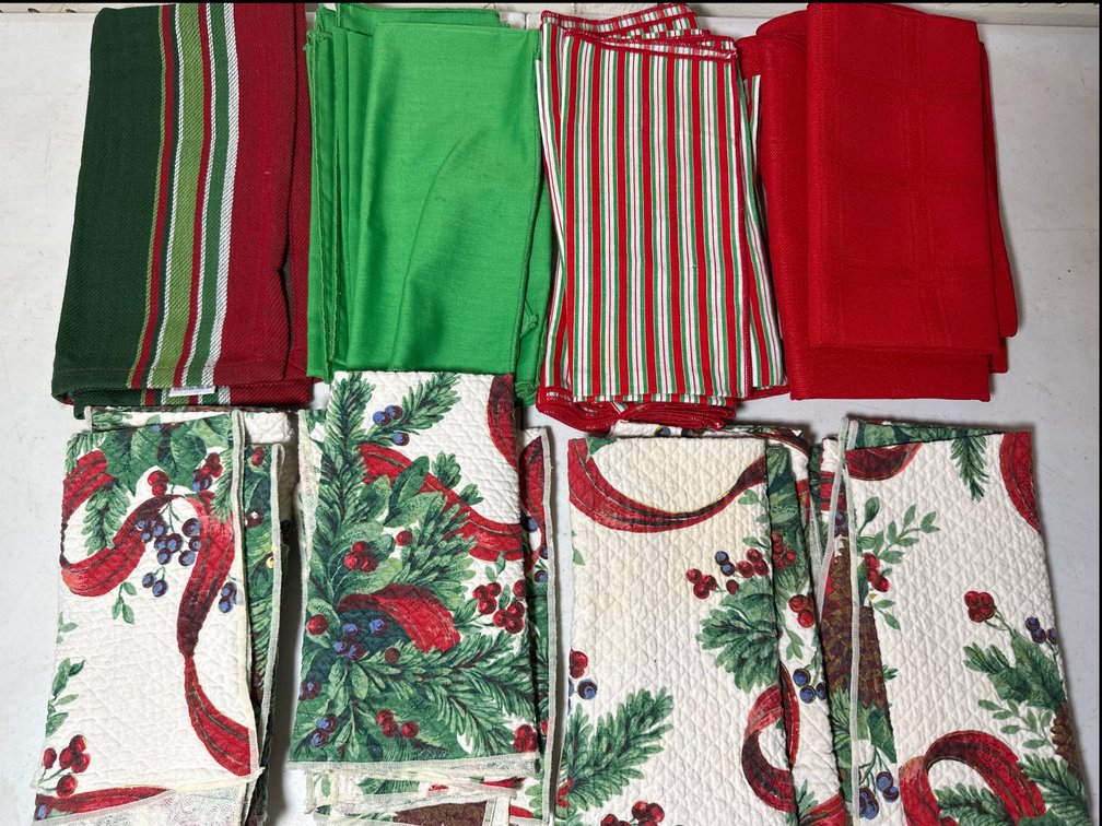 Christmas Print Dinner Napkin Sets 