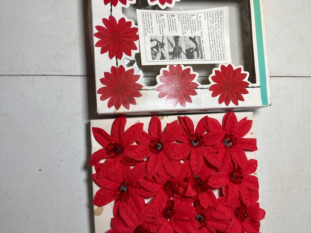 Beacon 20 Light Silk Poinsettia Set 