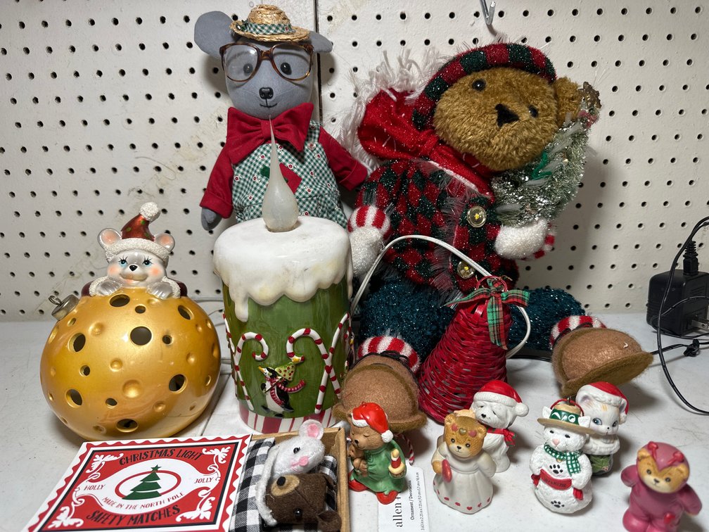 Christmas Miniature Figures, Candle Lamps and Plush Animals 