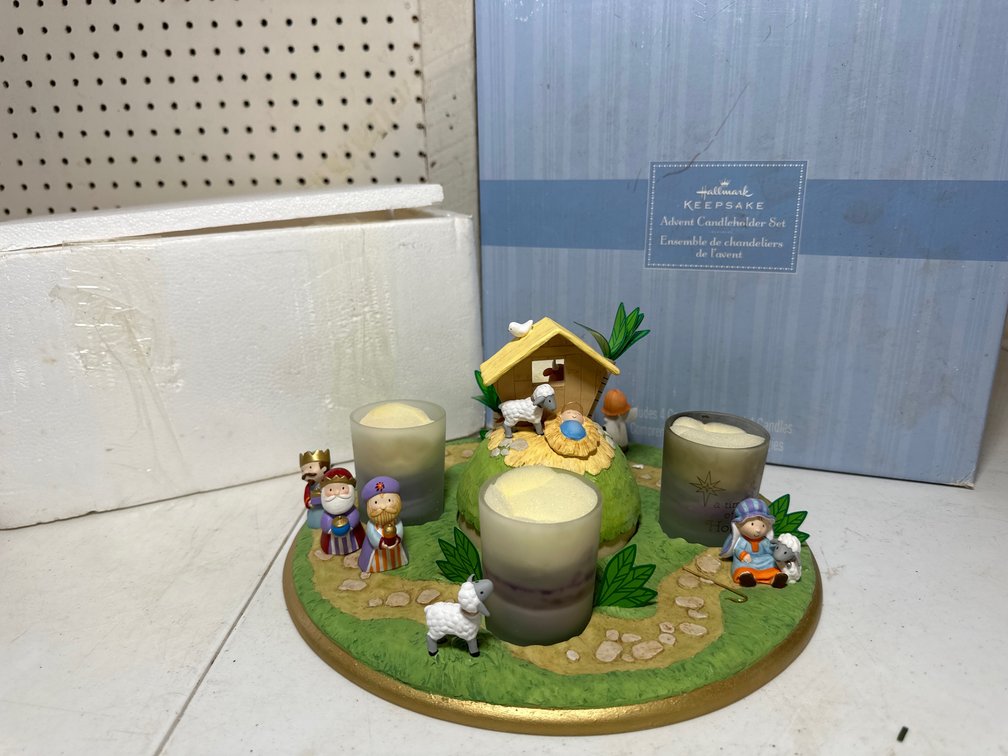 Hallmark Keepsake Advent Candleholder Set 
