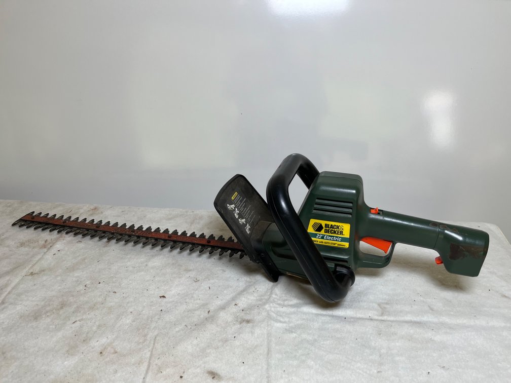 Black & Decker 22” Electric Trimmer 