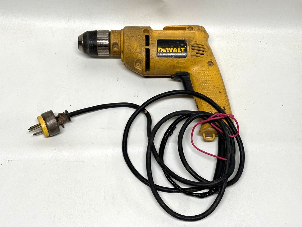 Electric DeWalt DW106 3/8” VSR Drill