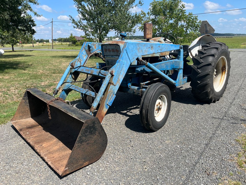 Ford 4000 Tractor with Loader