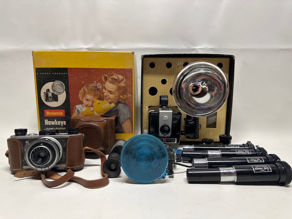 Collection of Vintage Film Cameras, Accessories 