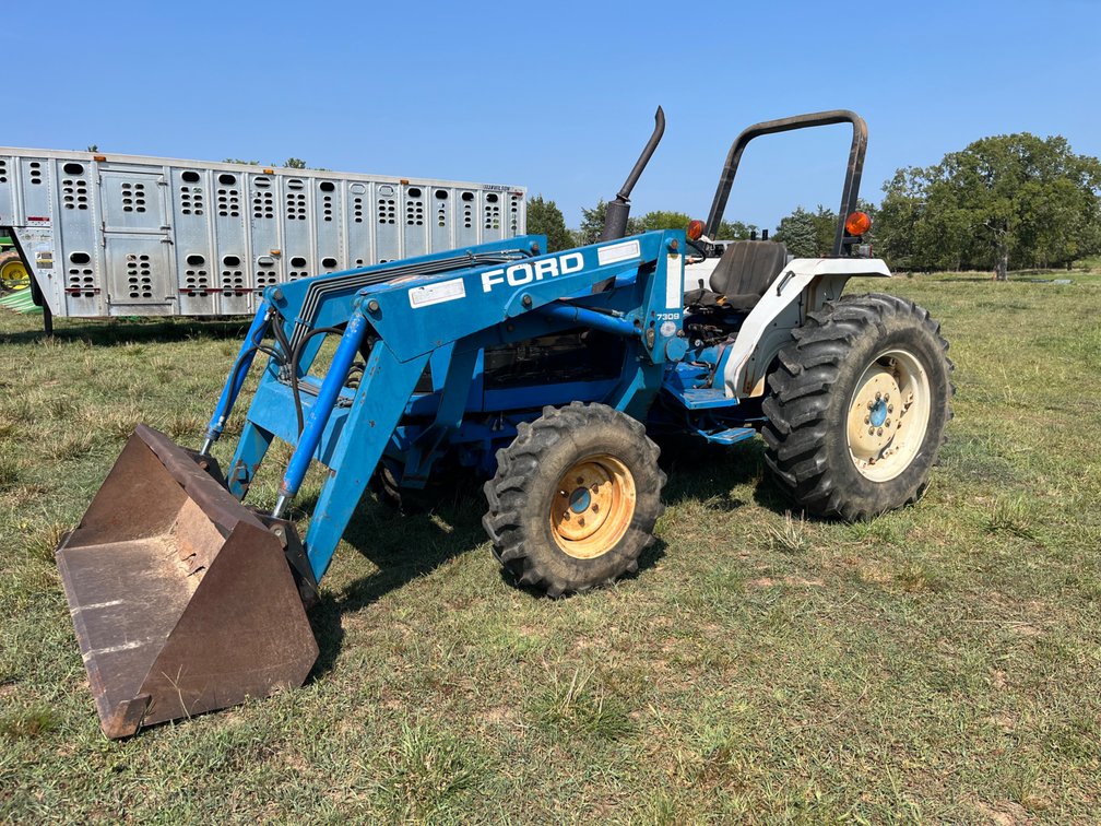 Ford 2120 Tractor, 4WD with Loader