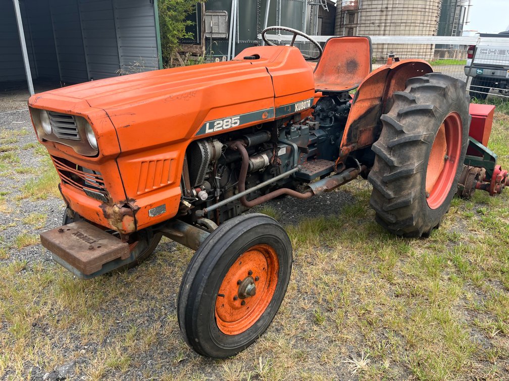Kubota L285 Tractor 