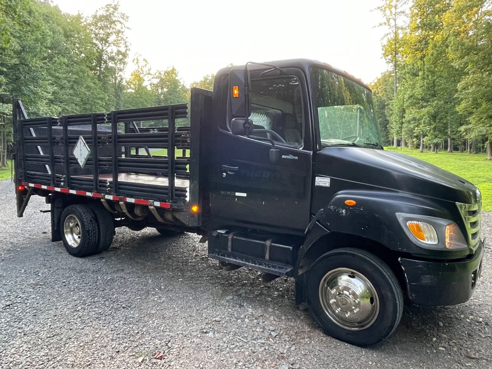 2005 Hino 165 Stake Body Trk