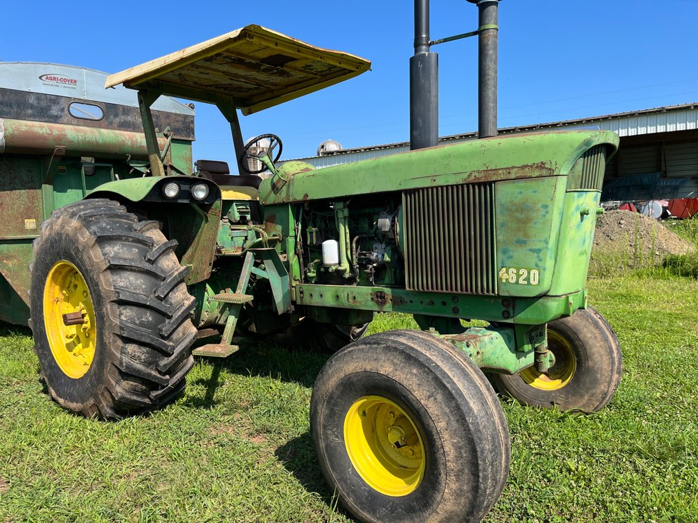 John Deere 4620 Tractor 