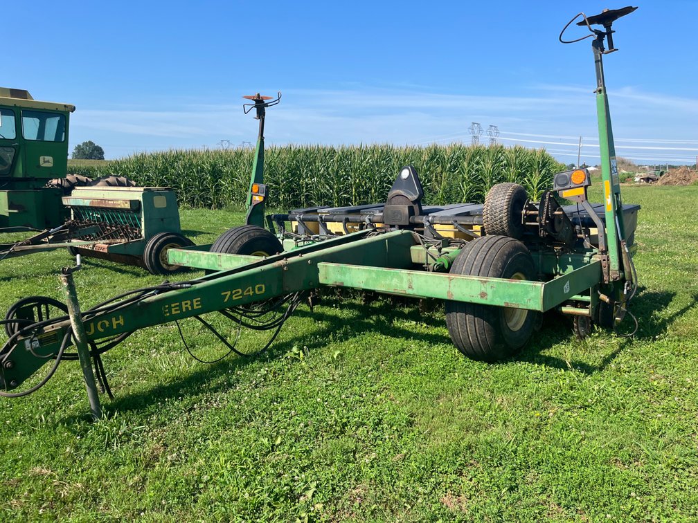 John Deere 7240 Planter