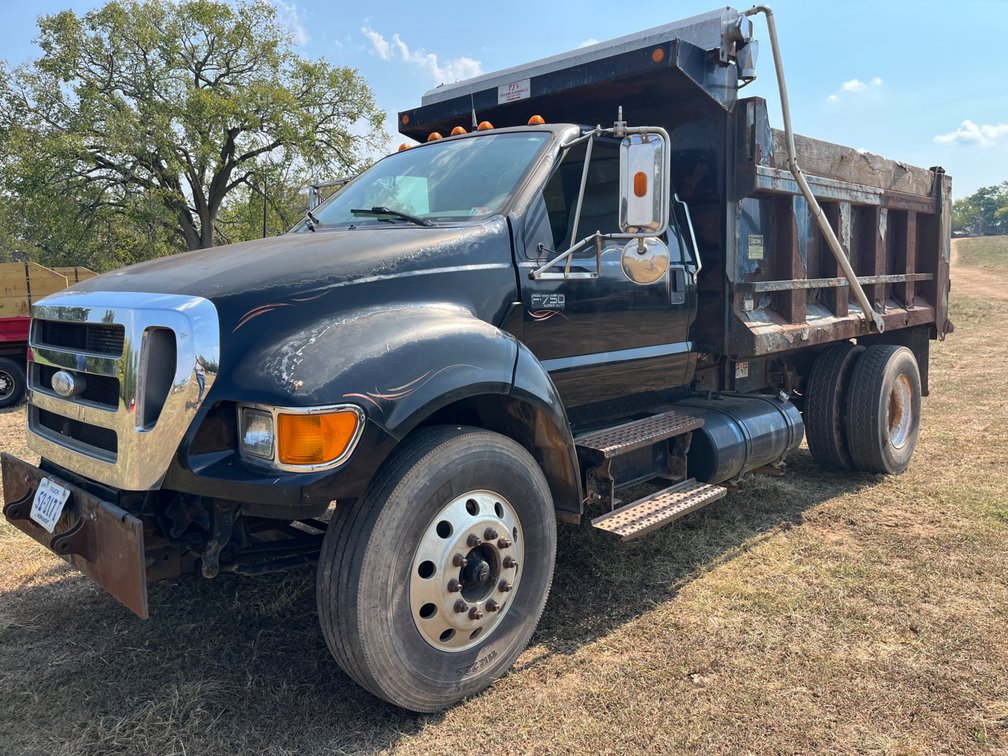 2006 Ford F750 Dump Truck