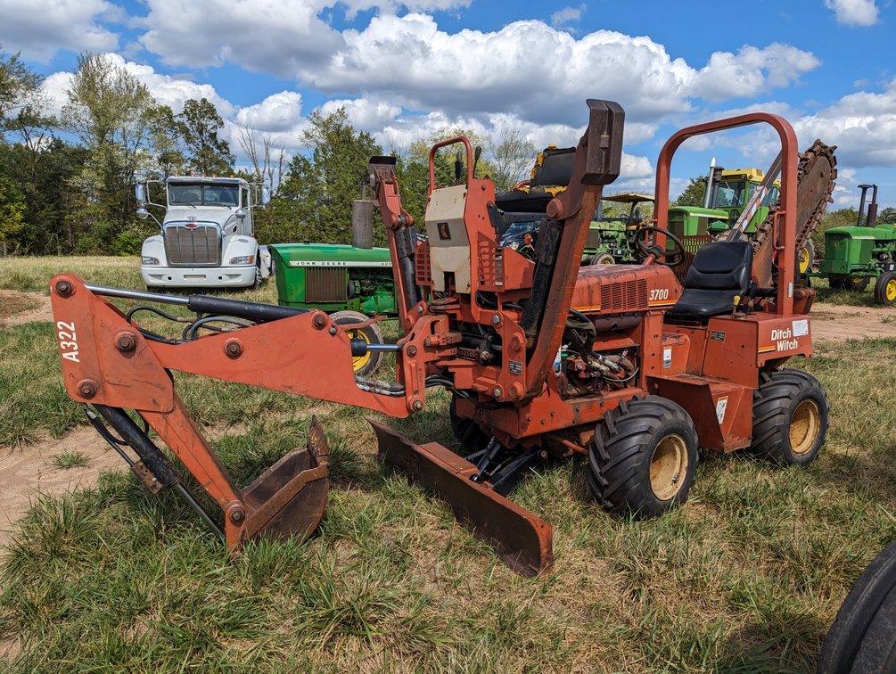 2002 Ditch Witch 3700 DD Trencher with Backhoe 