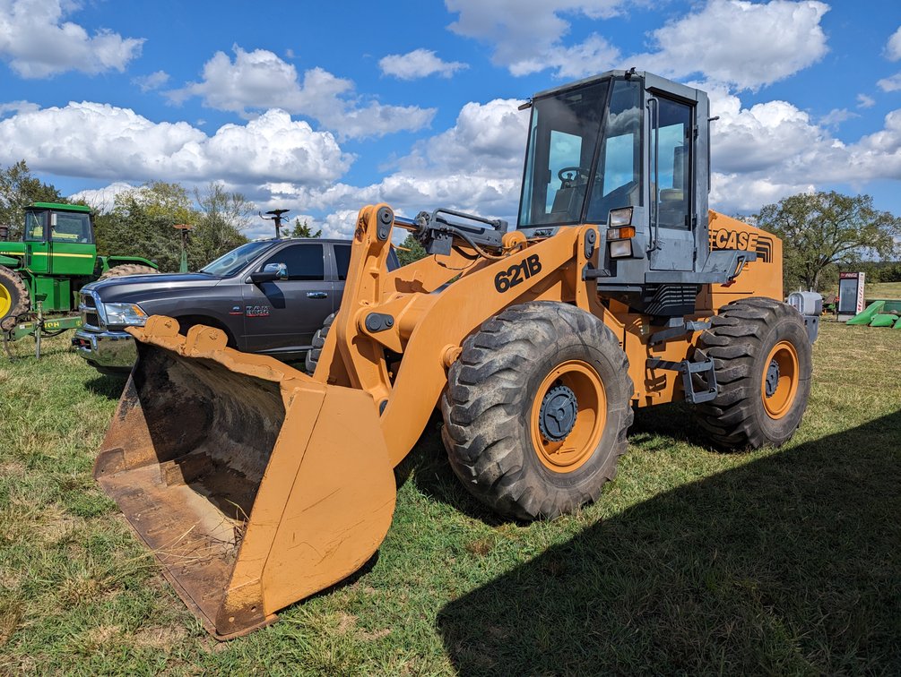 Case 621B Loader