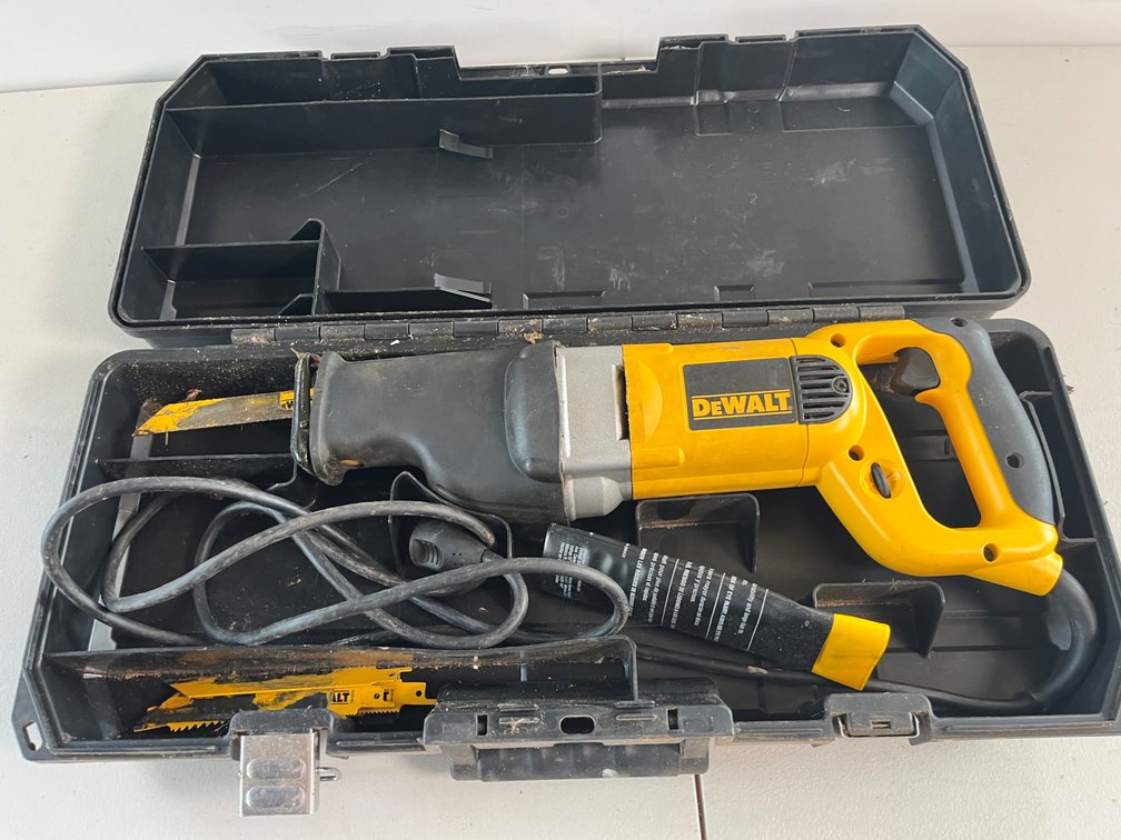 Dewalt DW309 Reciprocating Saw
