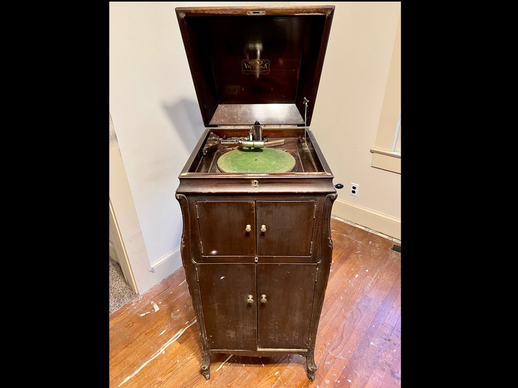 Antique Victor Talking Machine Company Victor Victrola No 2