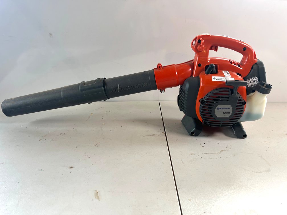 Husqvarna 125B Blower
