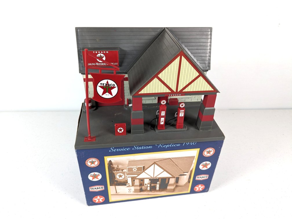 Texaco Service Station Replica 