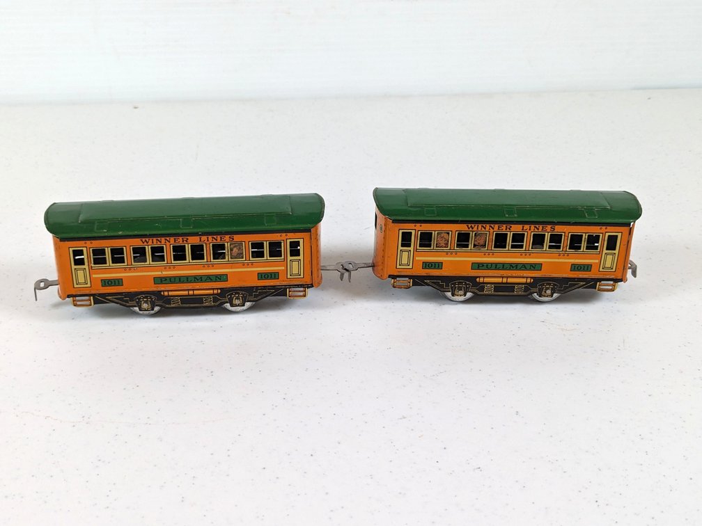 Winner Lines Tin Pullman Cars