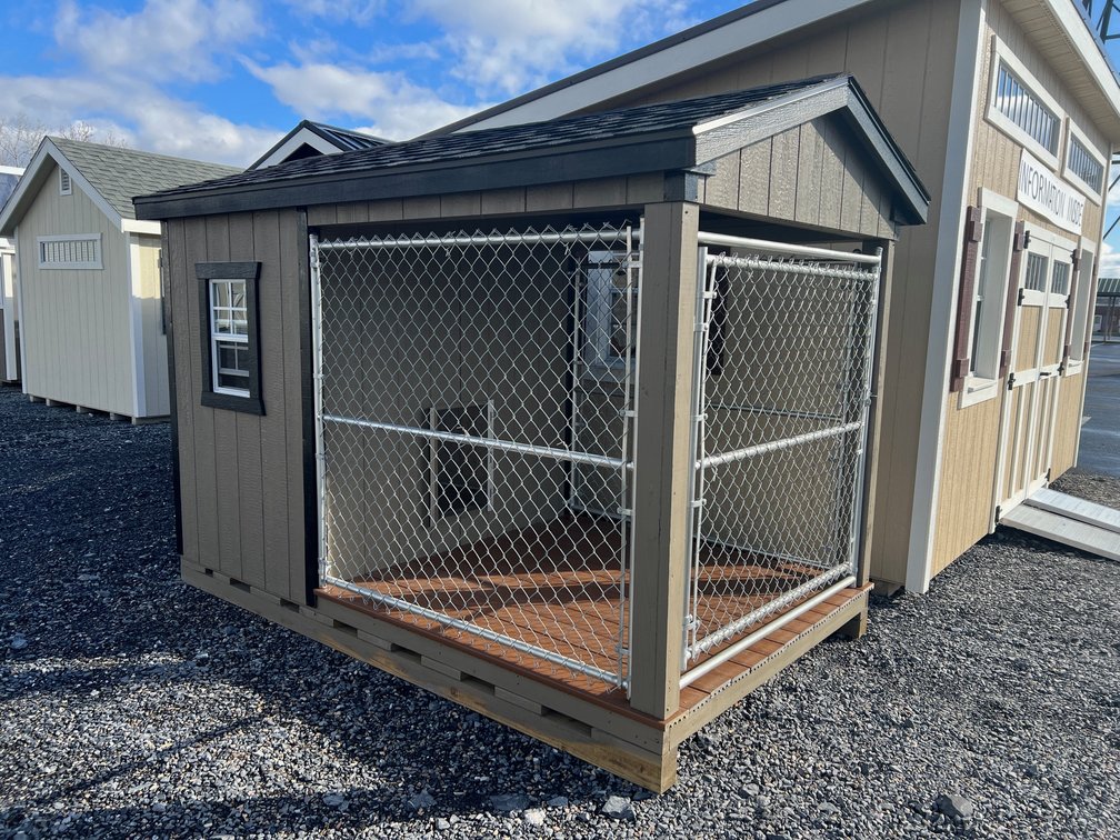 6x10 Dog Kennel H838