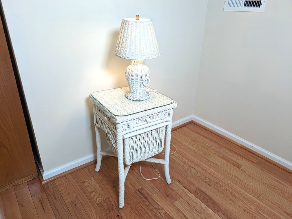 Wicker Side Table With Lamp