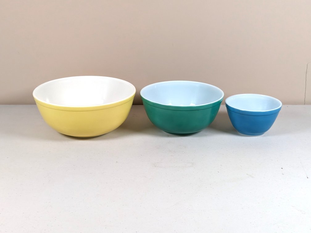 Three Pyrex Mixing Bowls