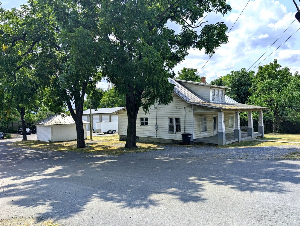 Image for 3 Bedroom Home and Commercial Garage Zoned B2 Harrisonburg VA