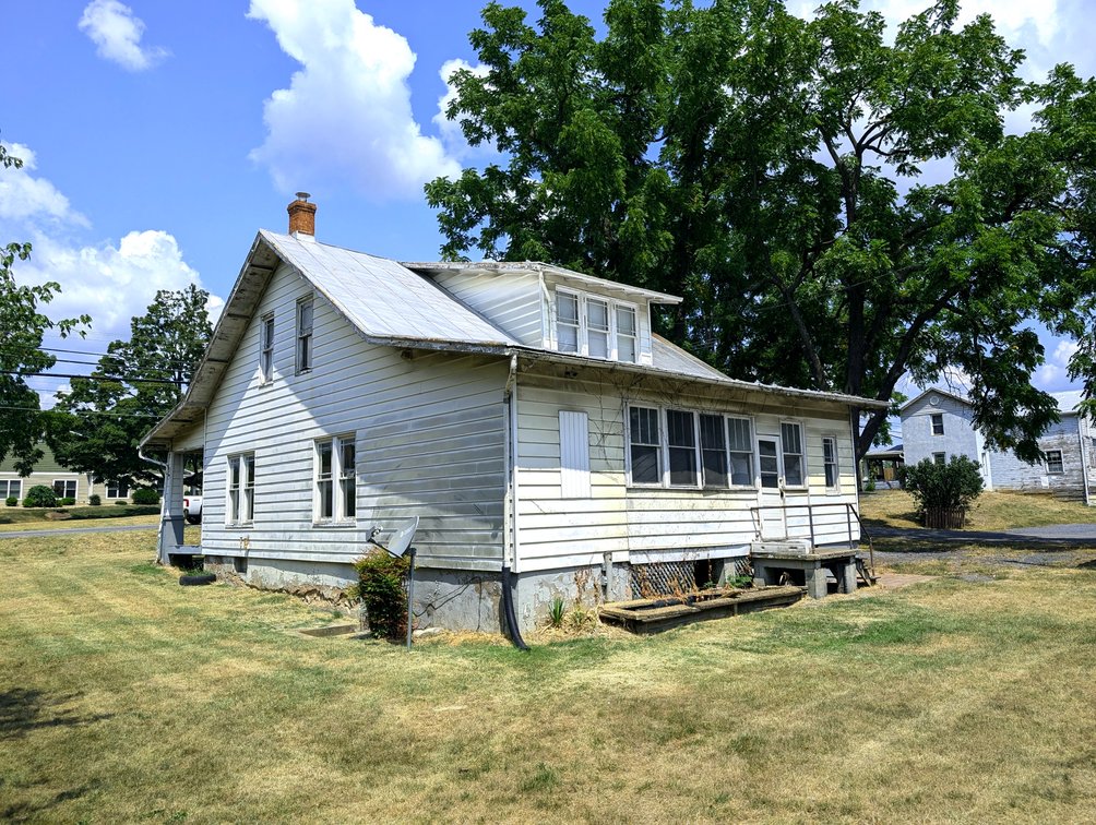 Image for 3 Bedroom Home and Commercial Garage Zoned B2 Harrisonburg VA
