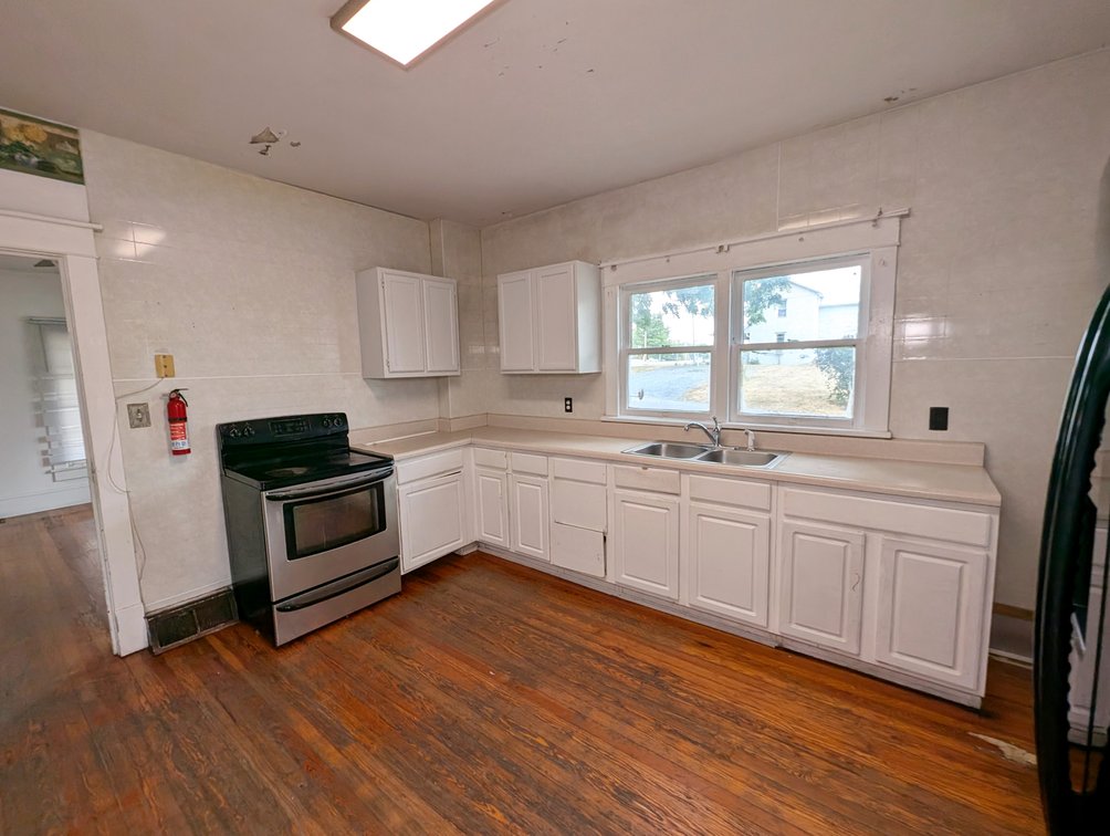Image for 3 Bedroom Home and Commercial Garage Zoned B2 Harrisonburg VA