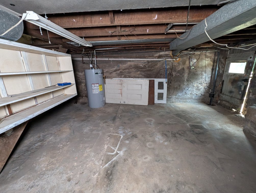 Image for 3 Bedroom Home and Commercial Garage Zoned B2 Harrisonburg VA