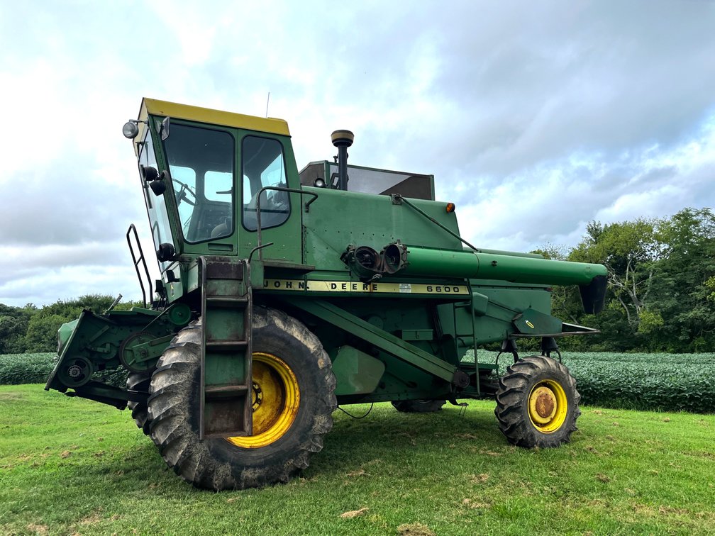 1978 John Deere 6600 Combine