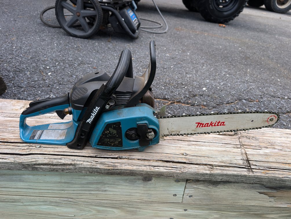 Makita EA3201S Chainsaw