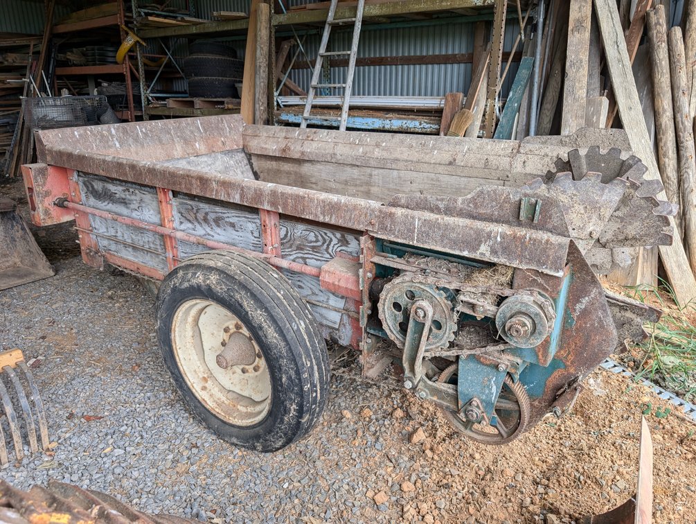 New Idea Manure Spreader