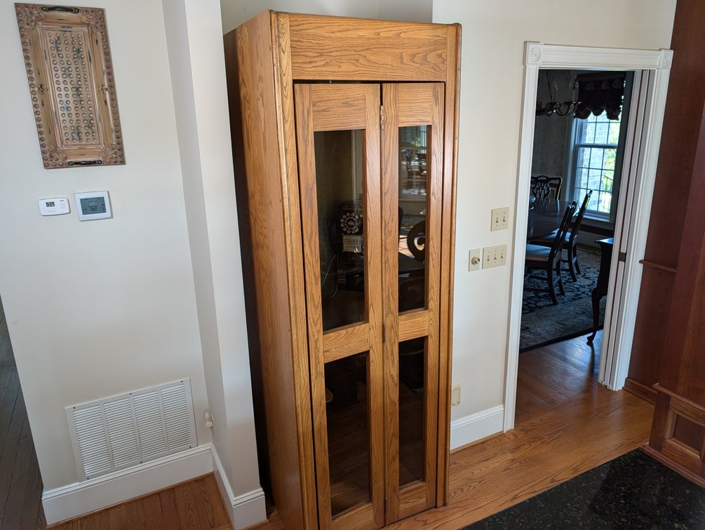 Suttle 200A Oak Phone Booth