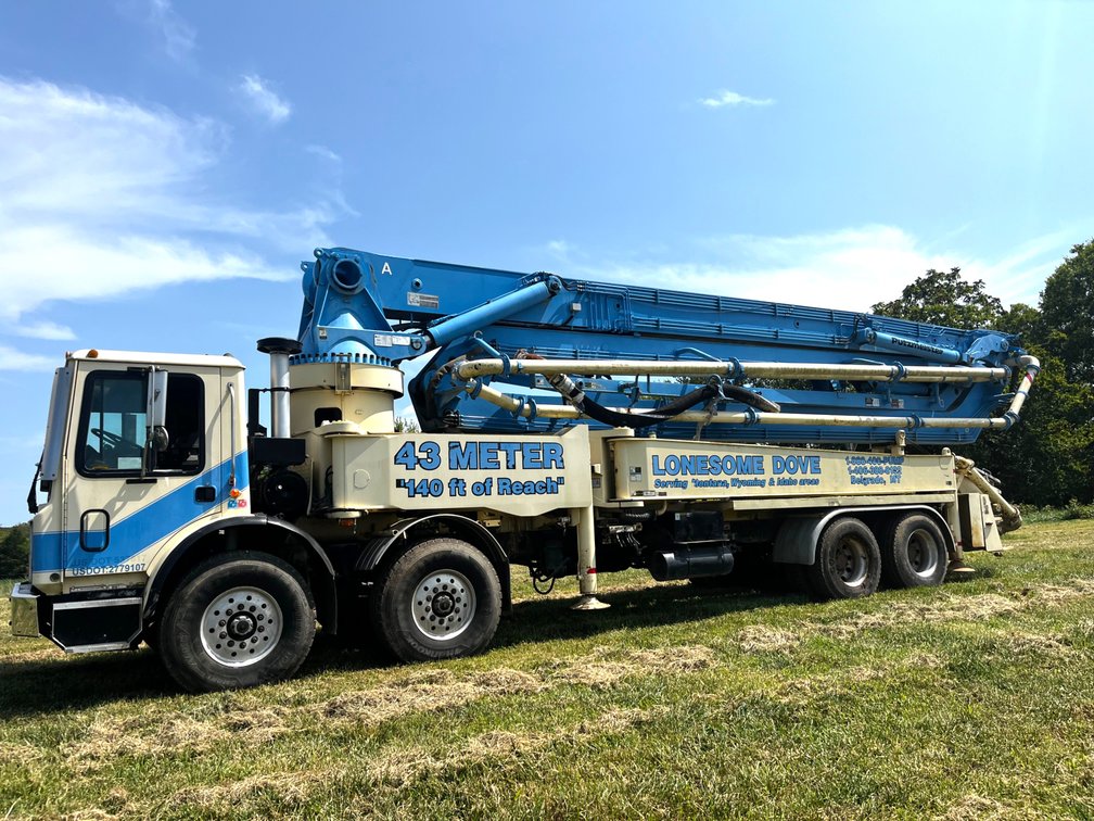 1996 Mack MR688S Concrete Pumper Truck