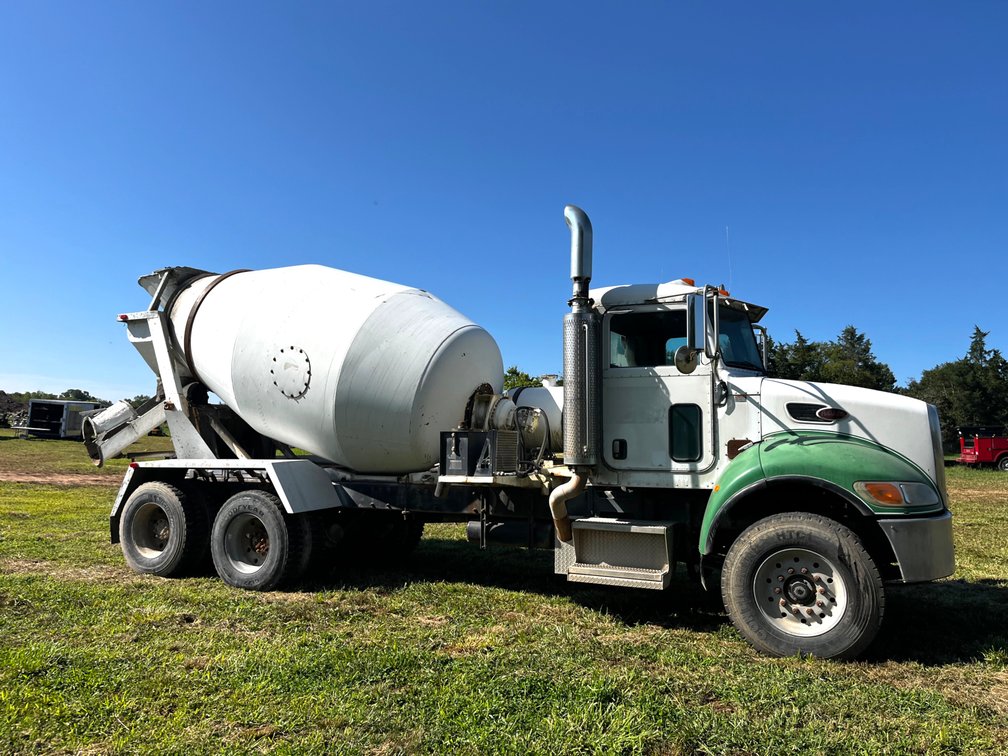 2008 Peterbilt 340 Concrete Truck