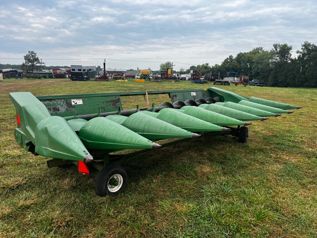 John Deere 843 Corn Head
