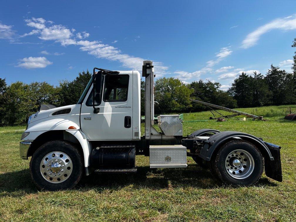 2002 International Durastar 4300 Truck