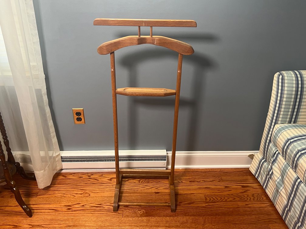 Wooden Valet Stand with Jacket Hanger & Accessory Tray