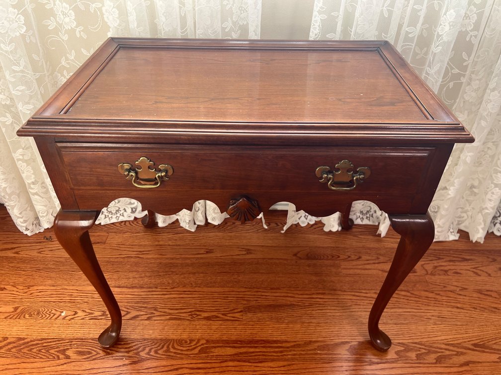Queen Anne Style Wooden Side Table with Drawer