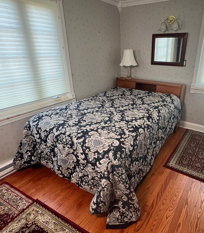 Bedroom Set with Storage Headboard, Lamp, Mirror
