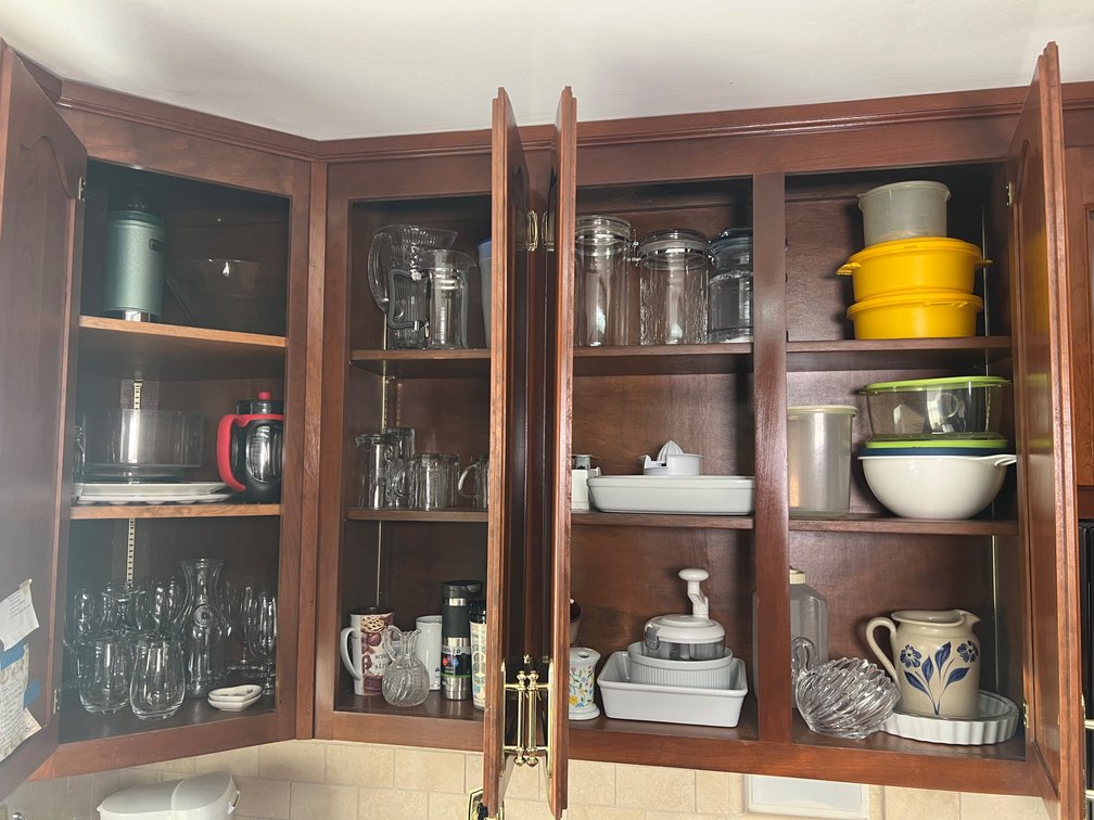 Lot of Assorted Kitchenware, Glassware & Drinkware