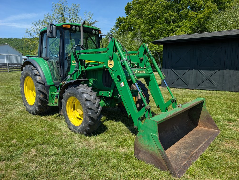 John Deere 6320 Tractor with 640 Self Leveling Loader