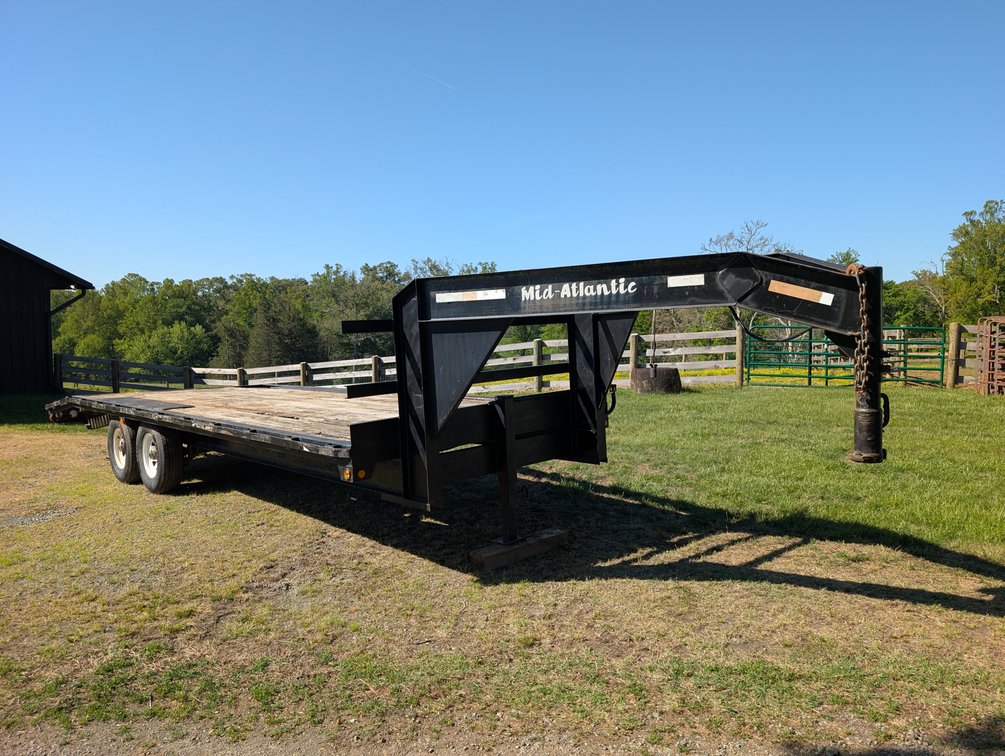 2002 Mid-Atlantic 24 Ft Gooseneck Trailer